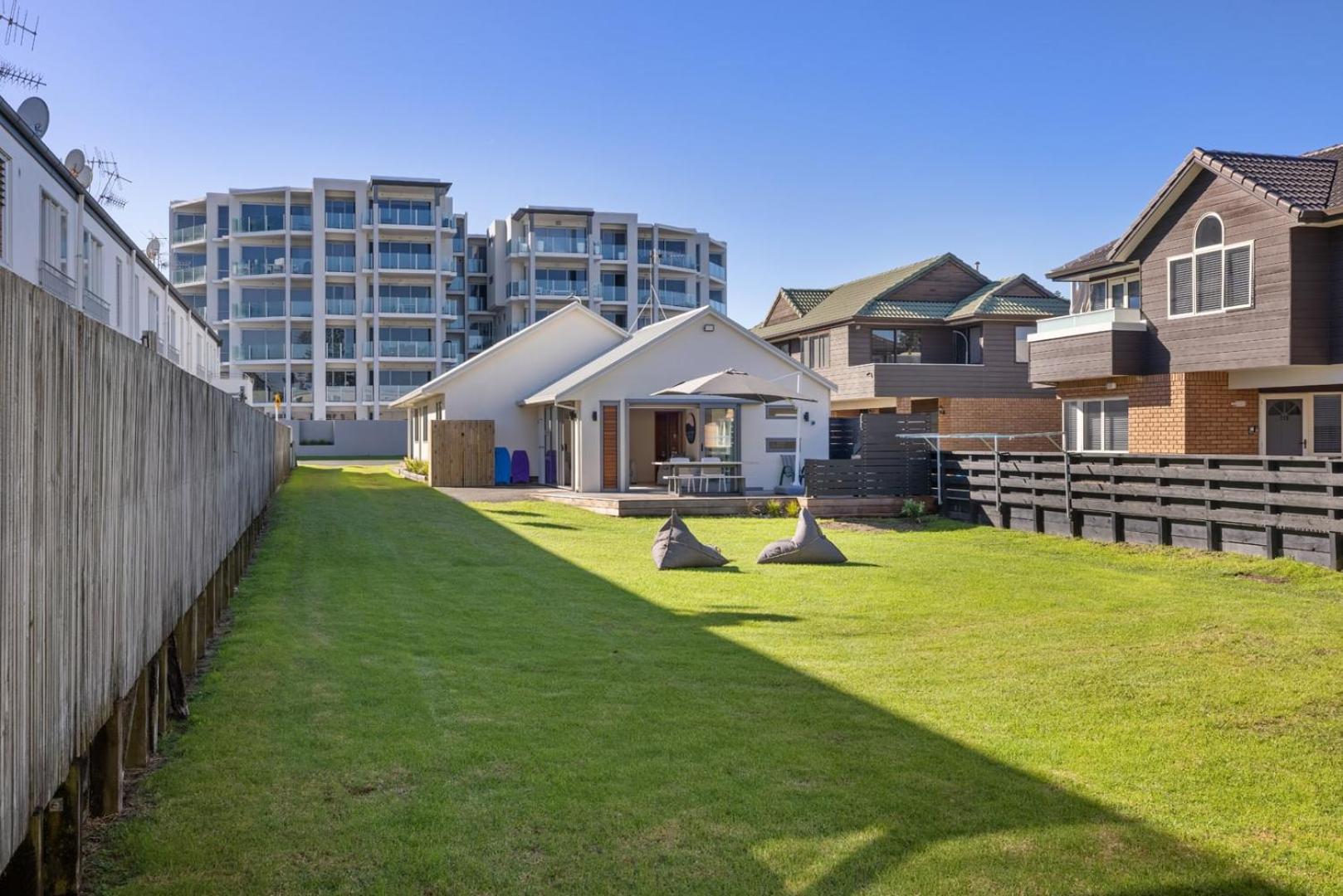Holiday home The Iconic Kiwi Bach, Full Site Downtown Mount *
