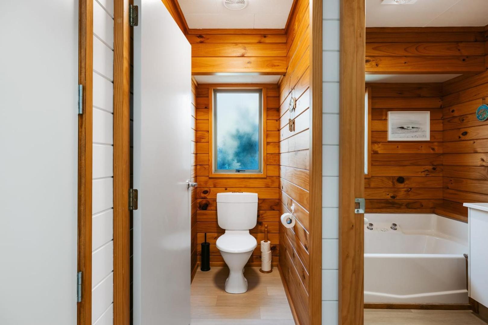 The Iconic Kiwi Bach, Full Site Downtown Mount Holiday home Mount Maunganui